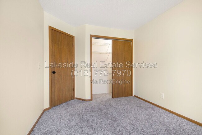 Building Photo - 2914 Earle Ave SW