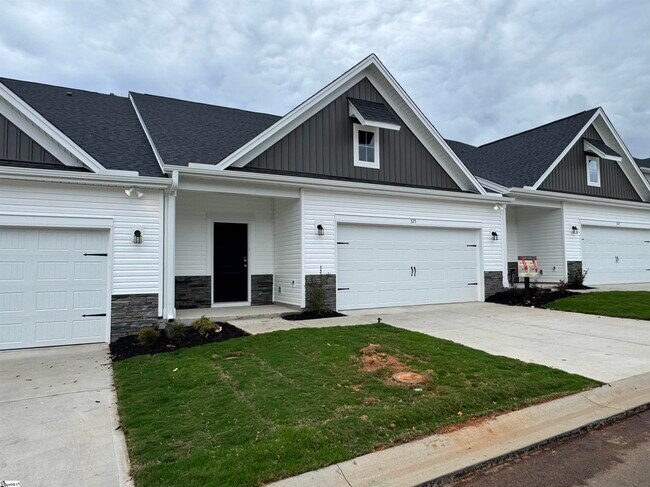 Building Photo - 325 Gooding Trl