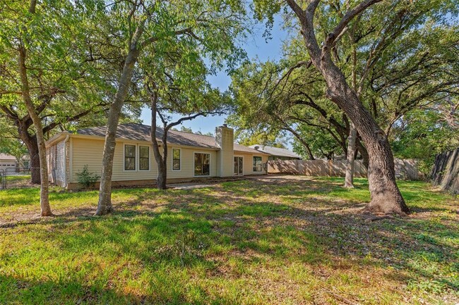 Building Photo - 8912 Bubbling Springs Trail