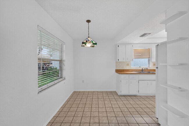 Building Photo - 6243 Florida Ave