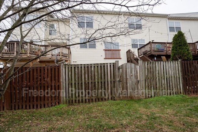 Building Photo - 8150 Rainwater Cir