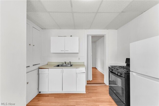 Building Photo - 2113 Halstead Ave