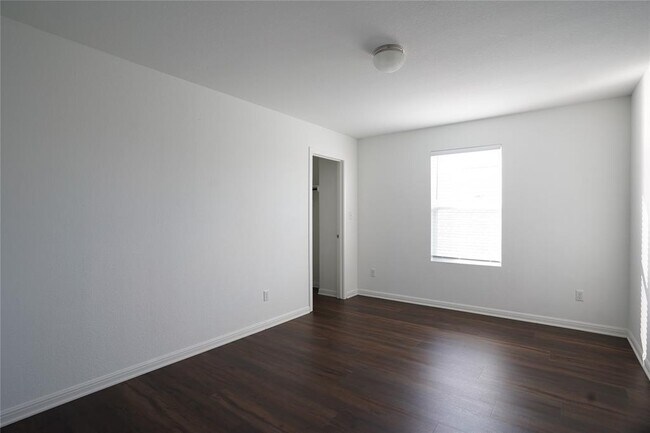 Building Photo - 304 Northview Ln