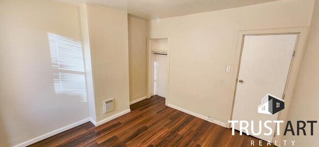 Building Photo - 3 bedroom house with backyard and basement.