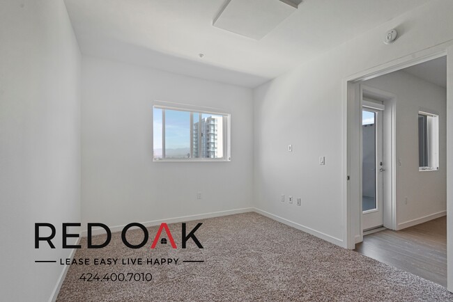 Building Photo - Gorgeous One Bedroom with Stainless Steel ...