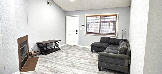 Building Photo - 10263 Gandy Blvd N