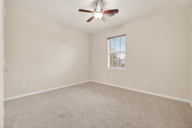 Building Photo - 24526 Avellino Ct