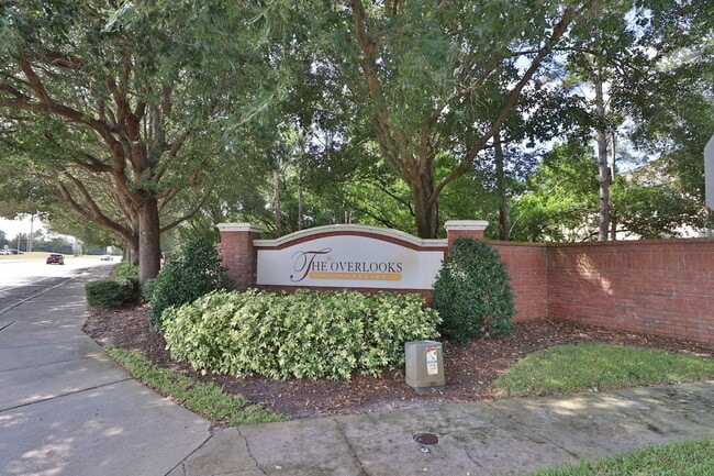 Building Photo - 3/2.5/2 Town Home in gated community with ...