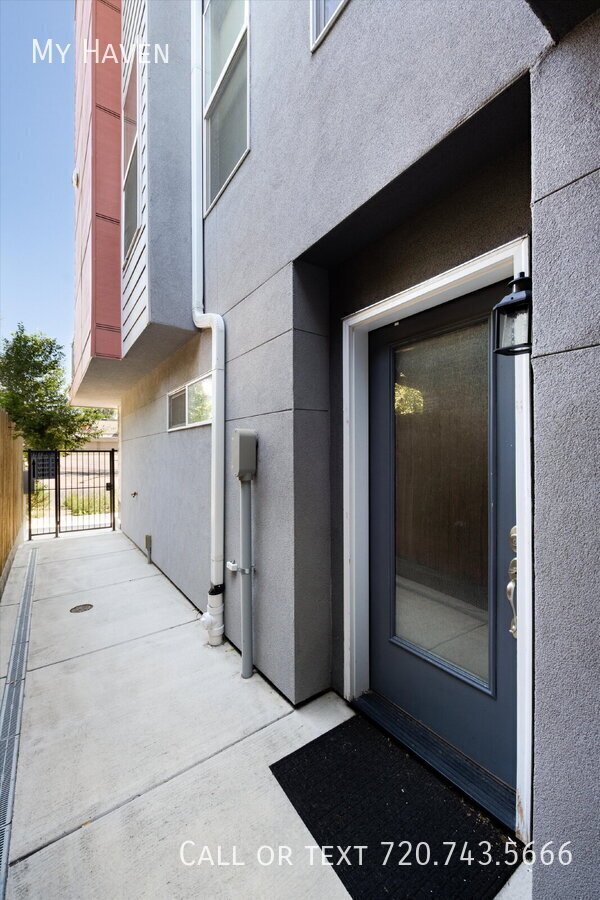Building Photo - 2922 W 26th Ave