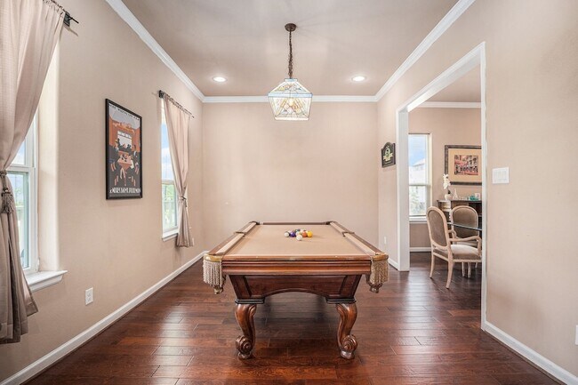 Building Photo - 1333 N Meyer Ave