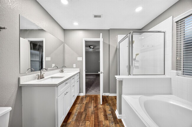 Building Photo - 20722 Fair Castle Dr