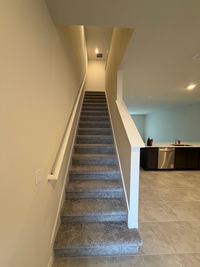 Building Photo - 110 Violet Vine Ln