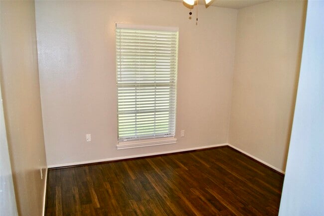 Building Photo - 5711 Southminster Dr