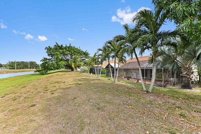 Building Photo - 5421 Helene Cir