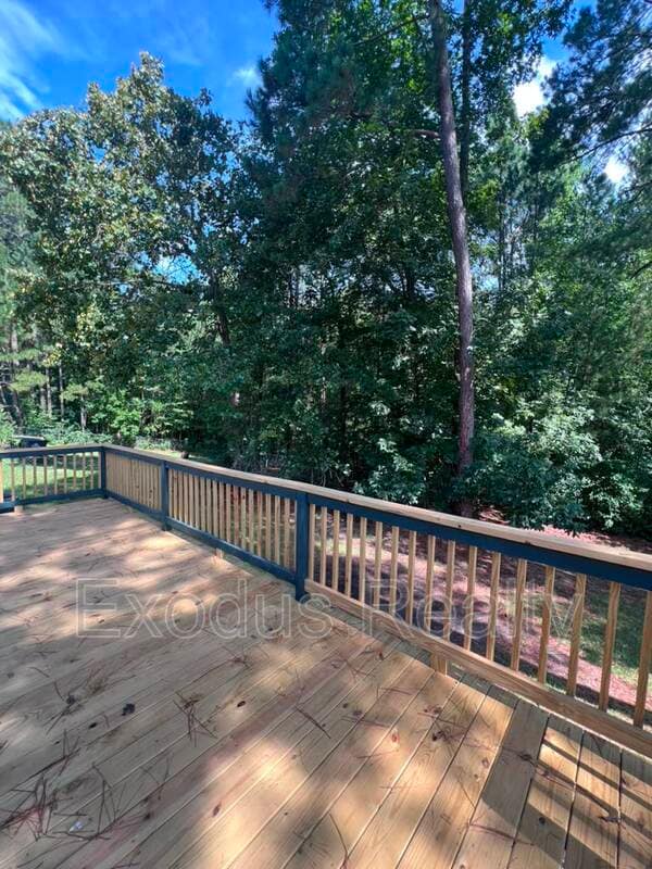 Building Photo - 771 Deer View