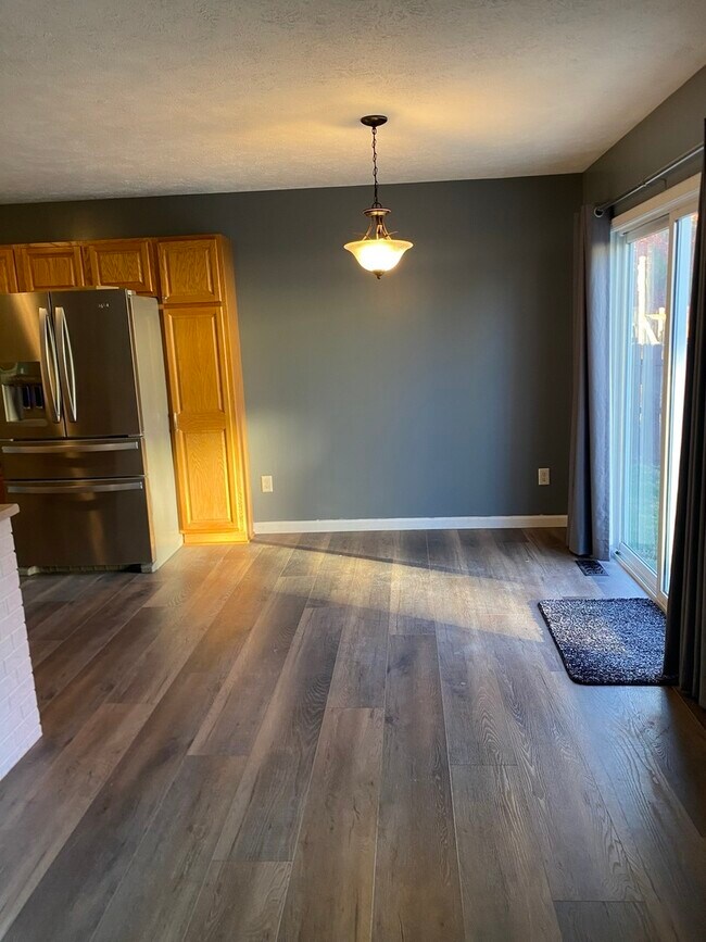 Building Photo - 1704 Sunrise Point