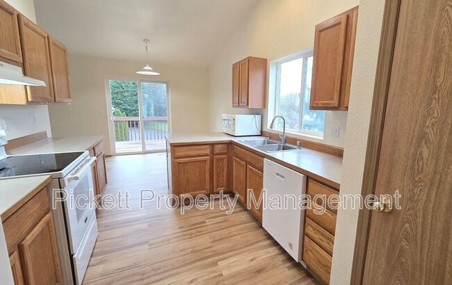 Building Photo - 2122 Tidepool Pl E