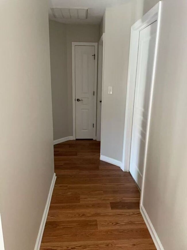 Building Photo - 4beds3bath House for rent