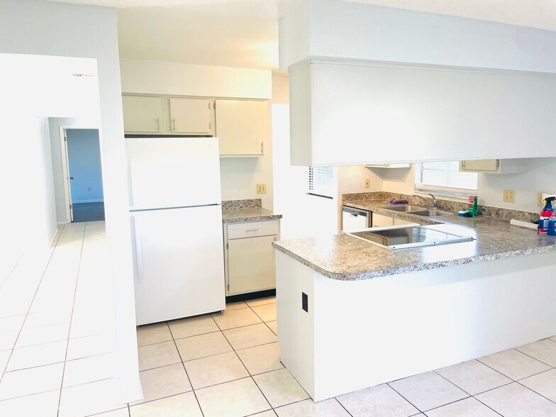 Building Photo - 2550 India Blvd