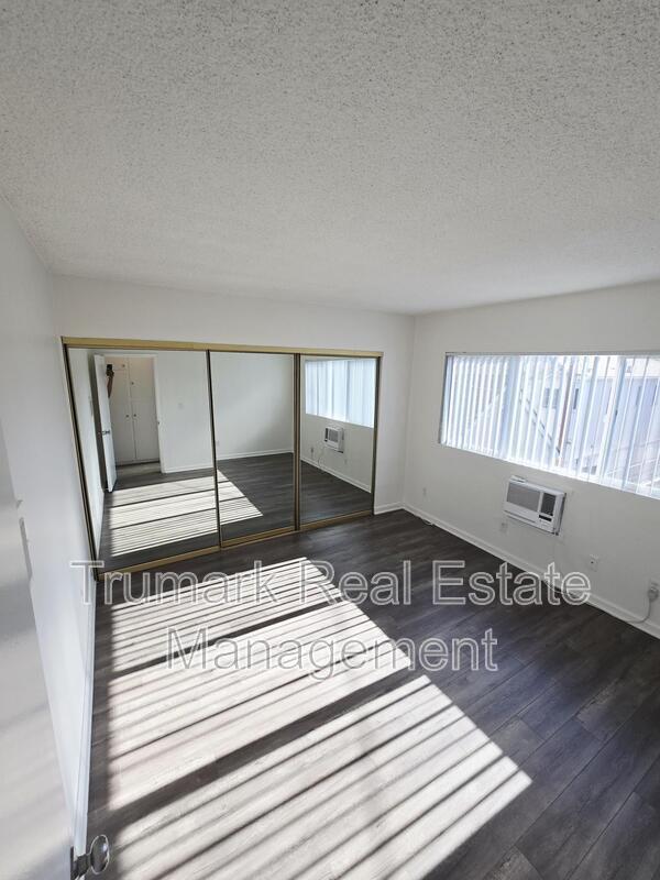 Building Photo - 531 Chester St