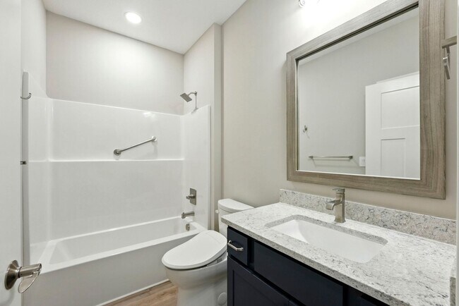Building Photo - 80 Lane 520 Lake James