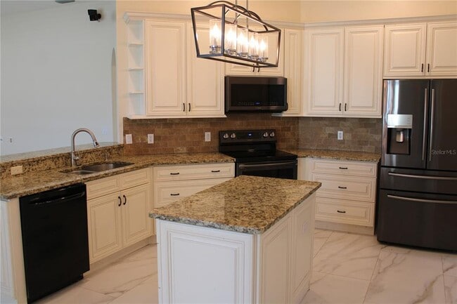 Building Photo - 4423 Useppa Dr