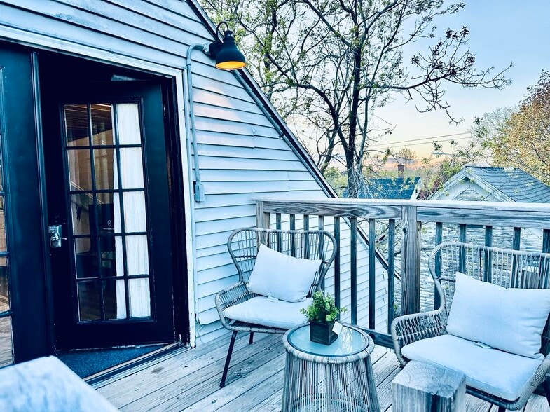 Building Photo - 167 Broadway