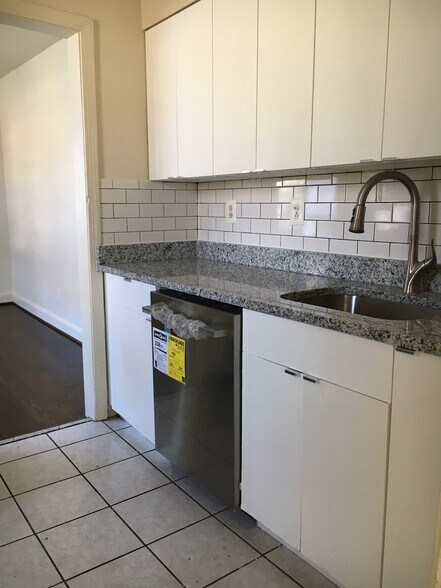 Kitchen - 6527 Ivy Hill Dr