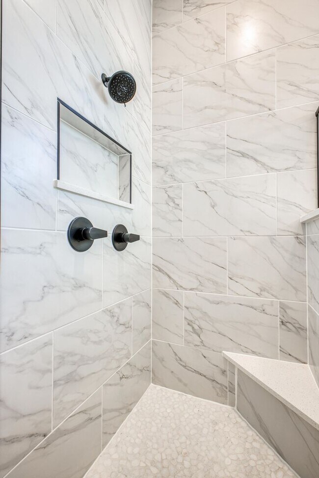 Building Photo - Beautiful East side House 4 bed-2.5 baths, part of The Club that includes Swimming Pool, Gym, Ten...