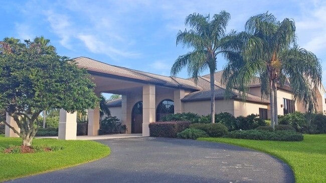 Building Photo - 5352 Royal Stuart Ct