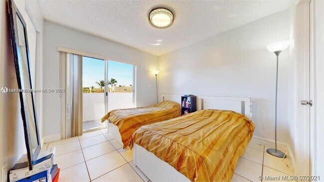 Building Photo - 2670 W 76th St