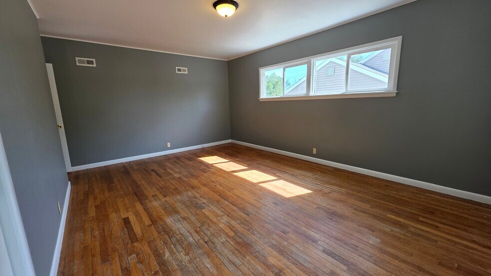 Master Bedroom - 1817 E Ave NE