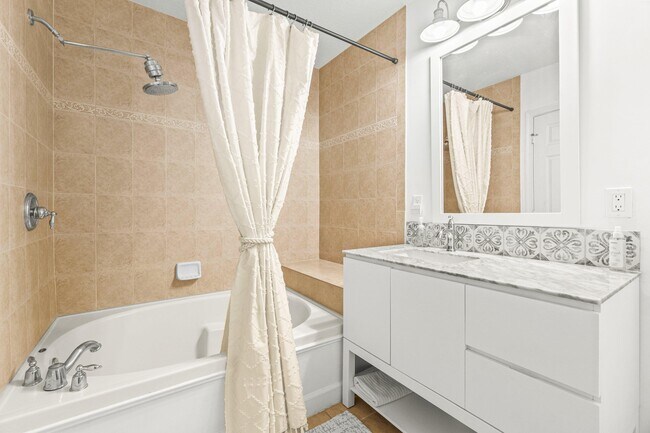 Building Photo - 122 Bayfront Dr