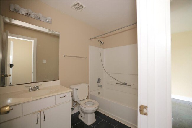 Building Photo - 5115 Summit Lodge Dr