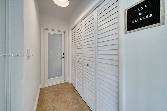 Building Photo - 10600 SW 80th Ct