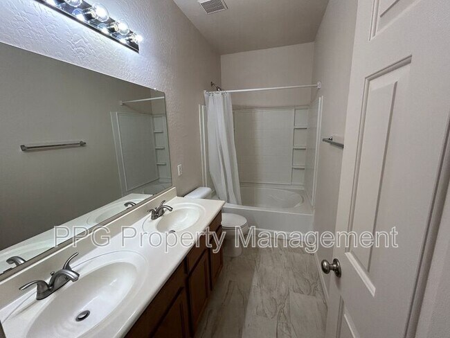 Building Photo - 17029 W Carmen Dr
