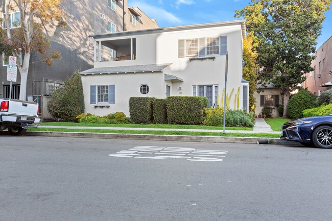 Building Photo - 120 S Sweetzer Ave