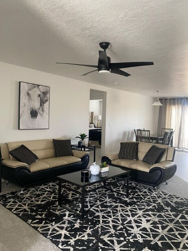 Building Photo - Half Off First Months Rent!- Unfurnished H...