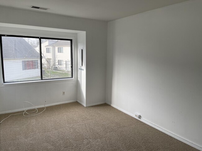 Building Photo - 1724 Crimson Tree Way