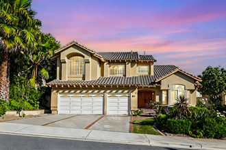 Building Photo - Exceptional 5 bedroom home in Aliso Viejo