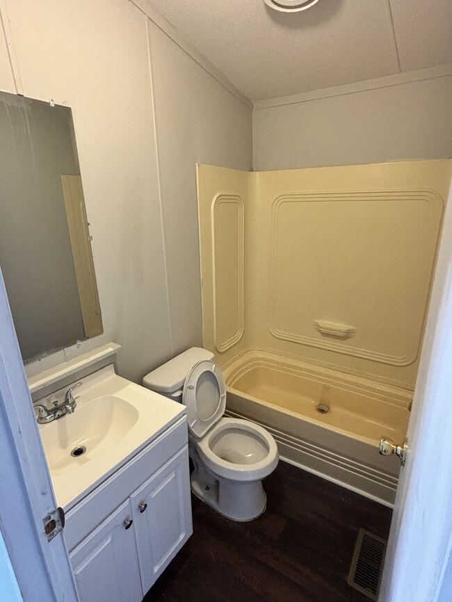 Building Photo - 180 Cassidy Ln