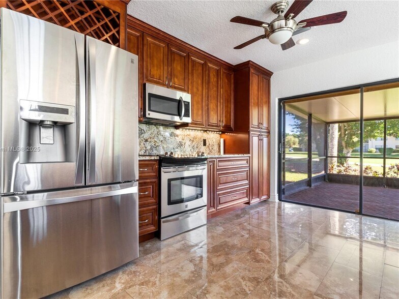 Building Photo - 21344 Escondido Way S