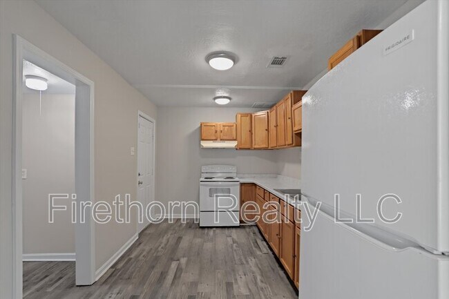 Building Photo - 2528 Luz Dr
