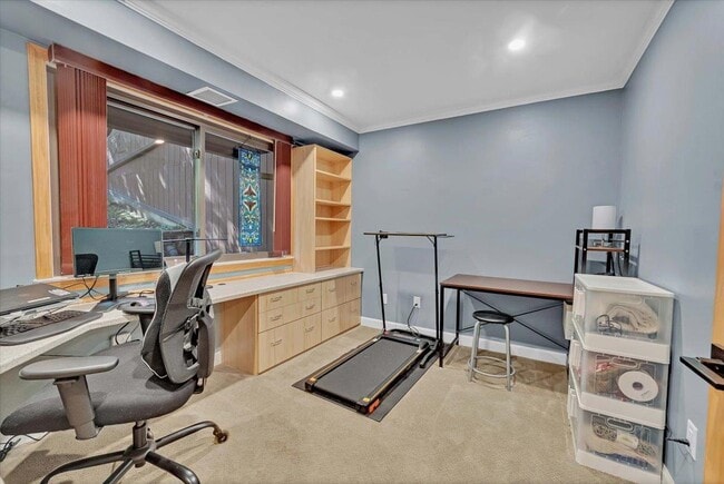 Building Photo - 375 Martling Ave