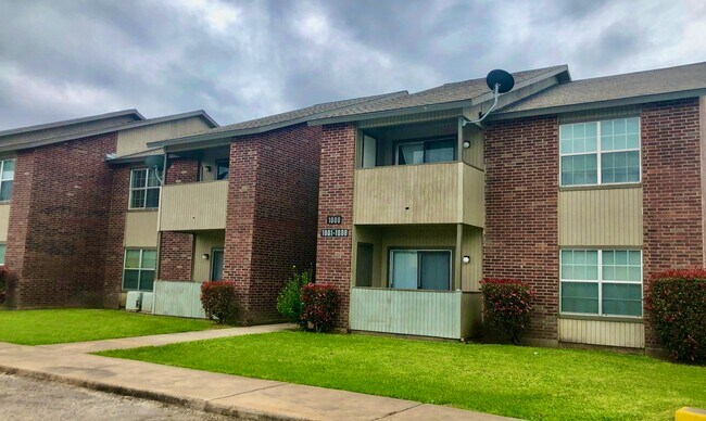 Building Photo - Lakeview Apartments