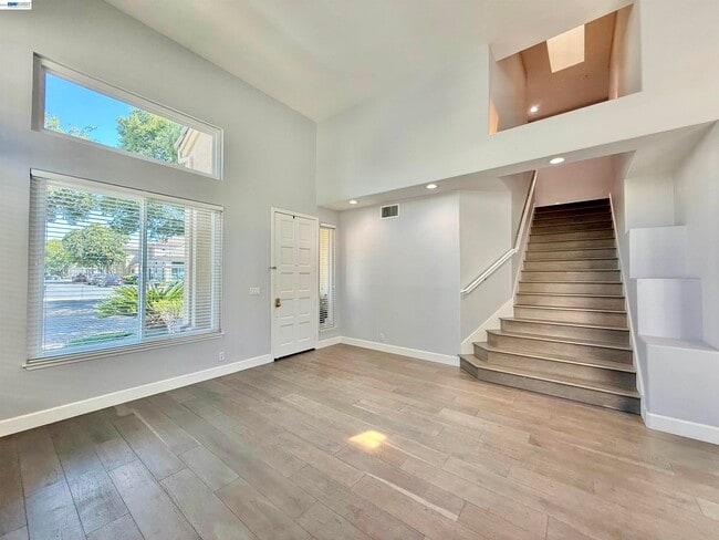 Building Photo - 4238 Diavila Ave