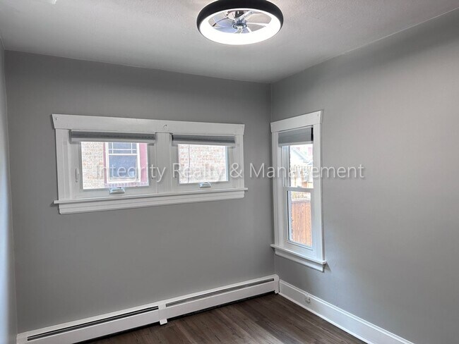 Building Photo - 4631 W Moncrieff Pl