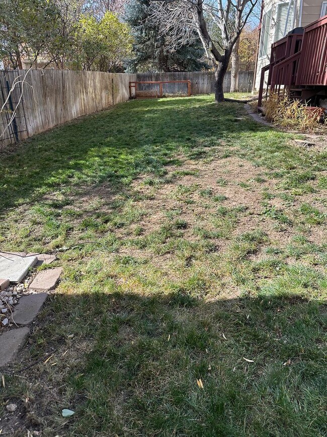 Building Photo - Beautiful 5B home in Erie Available January 2026 !