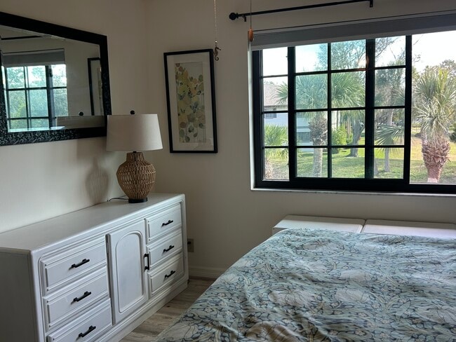 Building Photo - 19505 Quesada Ave