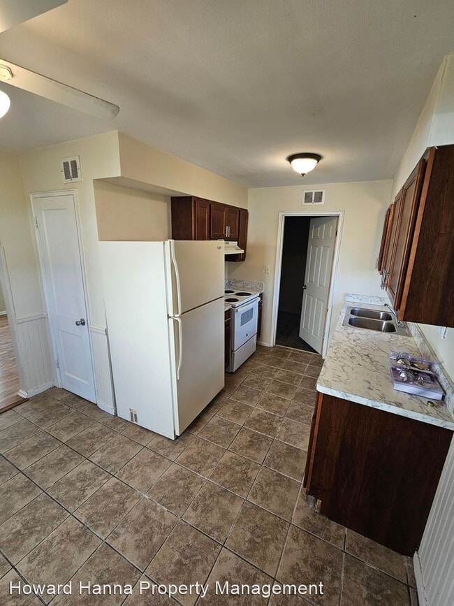 Building Photo - 4 br, 1 bath House - 21271 Priday St